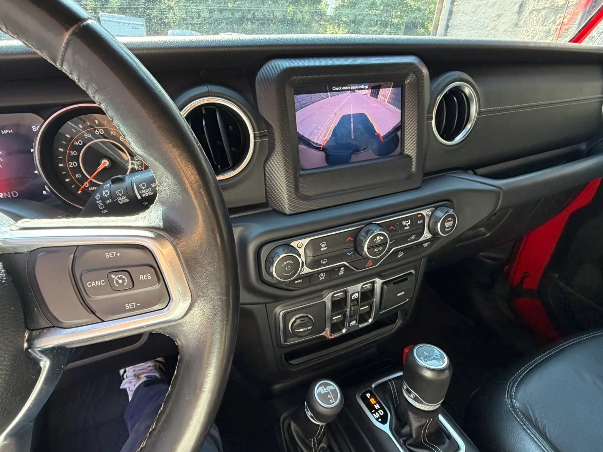 Used 2019 Jeep Wrangler Unlimited Sahara w/ LED Lighting Group AWD/4WD image 40