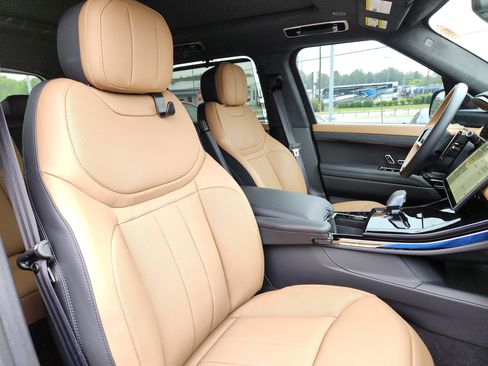 Certified 2025 Land Rover Range Rover Sport Autobiography AWD/4WD image 16
