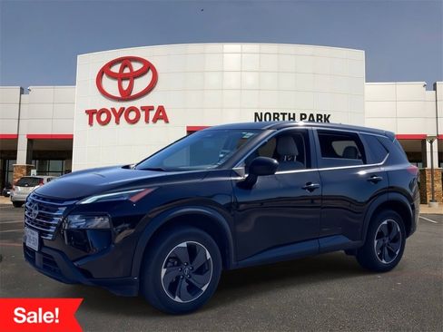 Used 2024 Nissan Rogue SV image 1