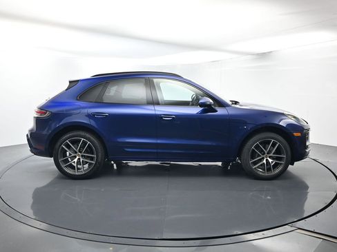 Certified 2024 Porsche Macan AWD/4WD image 16