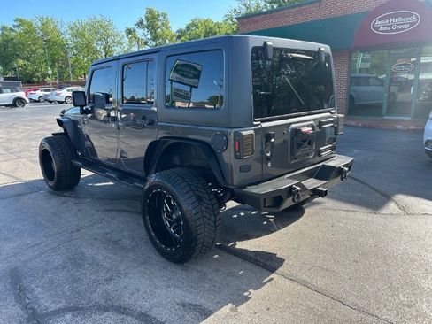 Used 2017 Jeep Wrangler Freedom Edition AWD/4WD image 6