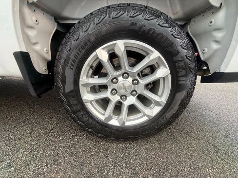 Used 2023 Chevrolet Silverado 1500 LT w/ Z71 Off-Road Package AWD/4WD image 37