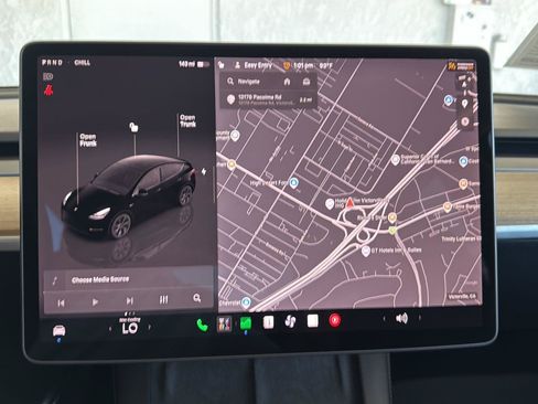 Used 2024 Tesla Model Y Long Range AWD/4WD image 18