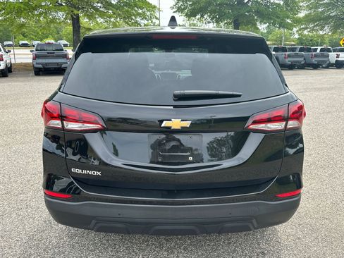 Used 2023 Chevrolet Equinox LS w/ LS Convenience Package image 5