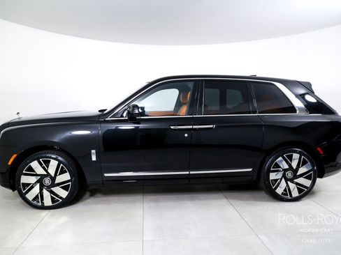 New 2026 Rolls-Royce Cullinan AWD/4WD image 3