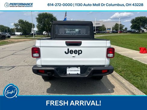 Used 2025 Jeep Gladiator Sport AWD/4WD image 5