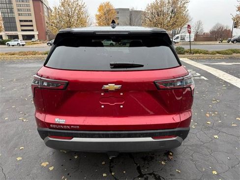 Used 2025 Chevrolet Equinox LT w/ Safety and Technology Package image 6