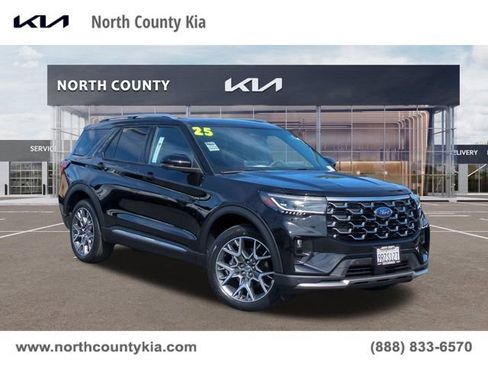 Used 2025 Ford Explorer Platinum w/ Ultimate Package AWD/4WD image 1