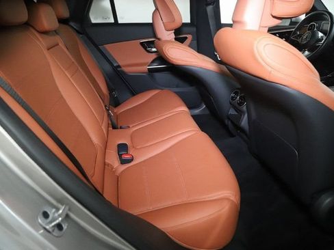 Used 2023 Mercedes-Benz GLC 300 4MATIC image 35