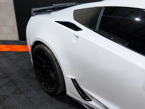 Used 2017 Chevrolet Corvette Z06 RWD image 7
