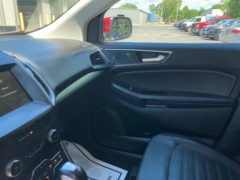 Used 2018 Ford Edge SEL w/ Equipment Group 201A AWD/4WD image 16