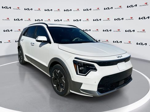 New 2025 Kia Niro Wave w/ Wave Preserve Package FWD image 1