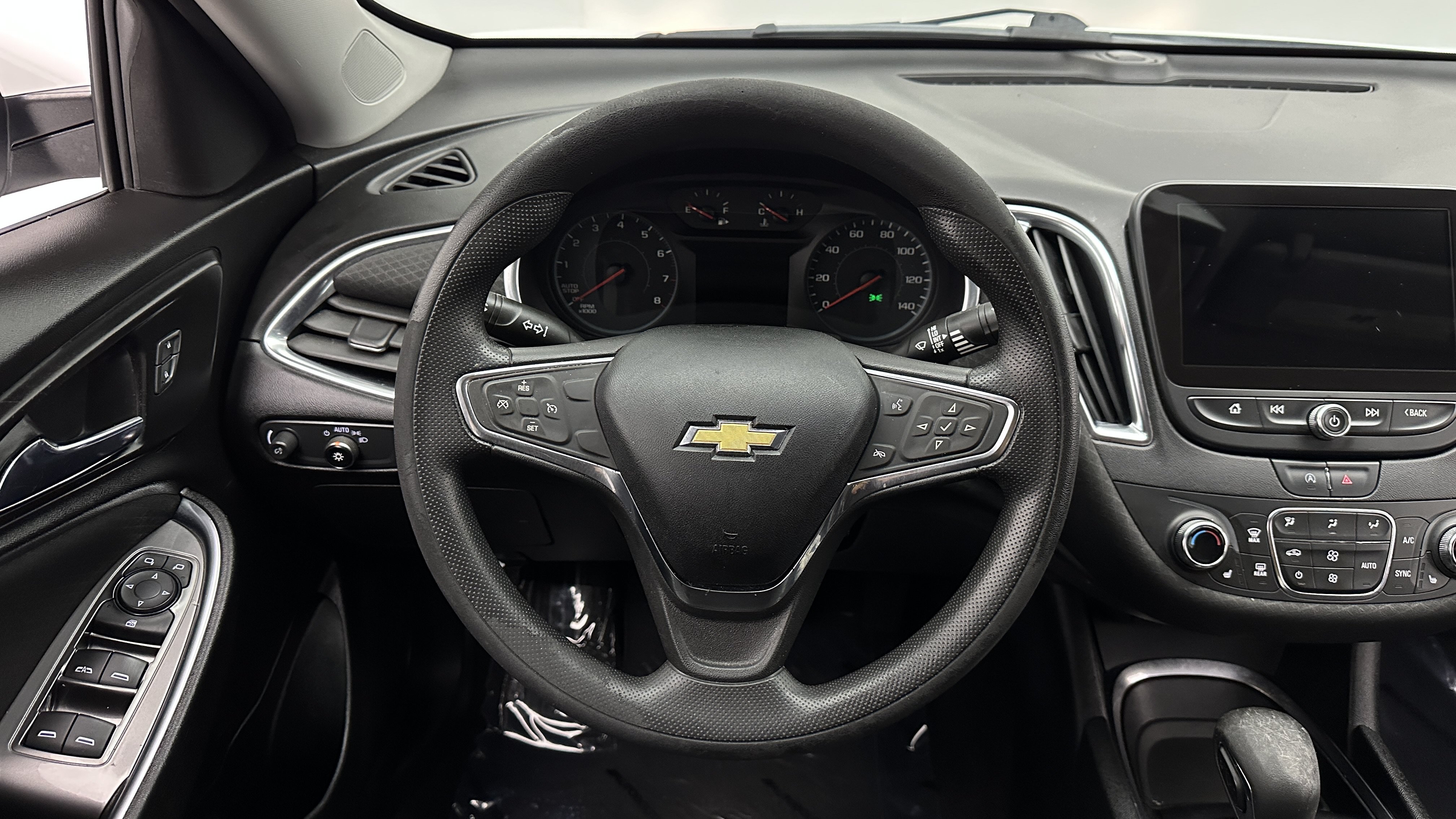 Used 2021 Chevrolet Malibu LT FWD image 28