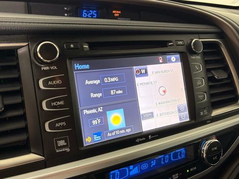 Used 2015 Toyota Highlander Limited w/ Driver Technology Package AWD/4WD image 33