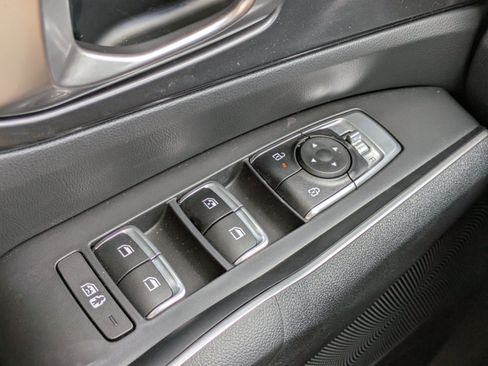 Certified 2026 Kia Sorento S w/ S Panoramic Sunroof Package FWD image 18