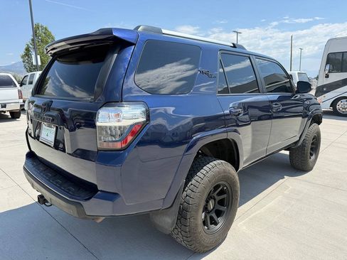 Used 2017 Toyota 4Runner TRD Off-Road Premium AWD/4WD image 3