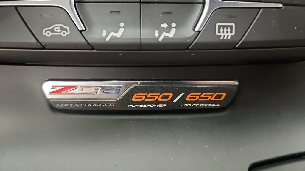Used 2015 Chevrolet Corvette Z06 w/ Chrome Badge Package RWD image 46