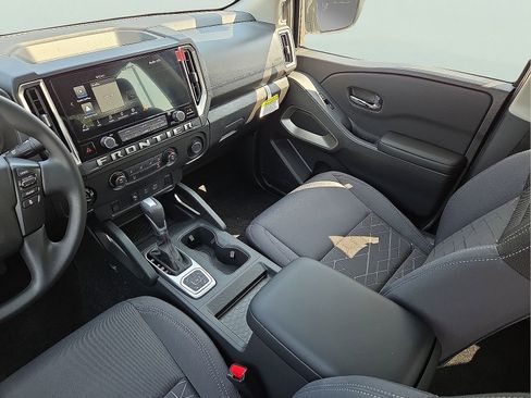 New 2026 Nissan Frontier SV w/ Tow Package AWD/4WD image 12