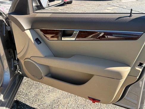 Used 2009 Mercedes-Benz C 300 4MATIC Sedan image 29