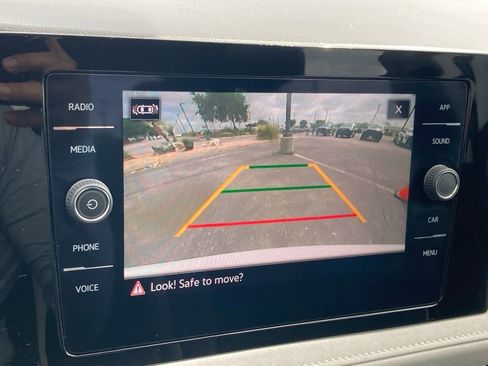 Used 2025 Volkswagen Taos SE FWD image 21