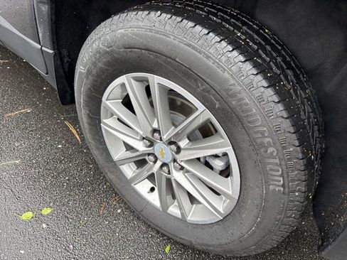 Used 2023 Chevrolet Traverse LT image 33