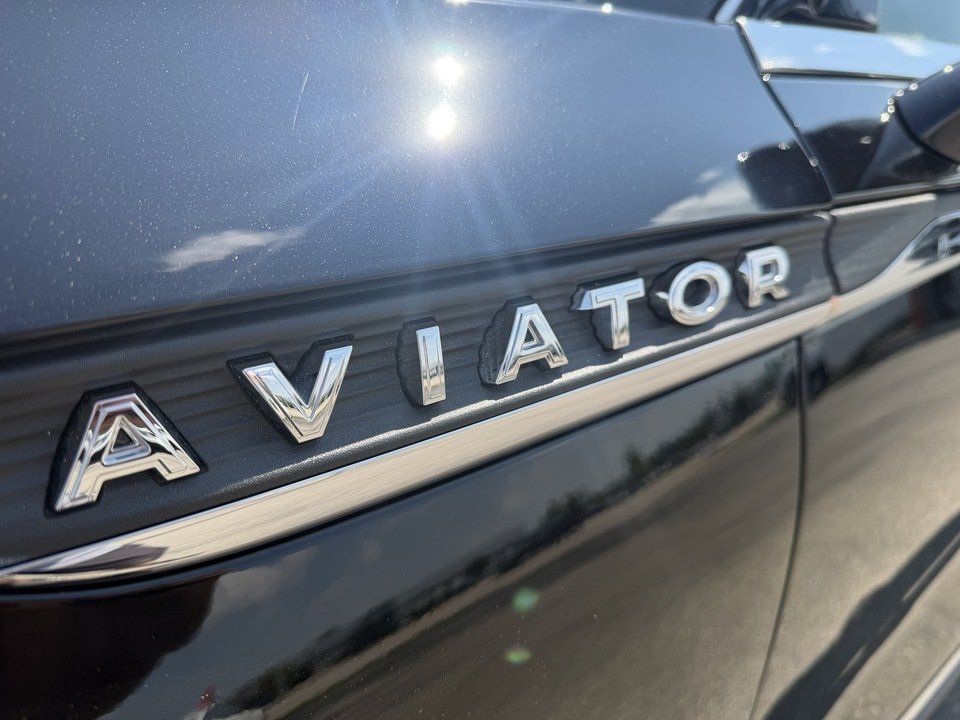 Used 2020 Lincoln Aviator Reserve w/ Equipment Group 202A AWD/4WD image 10