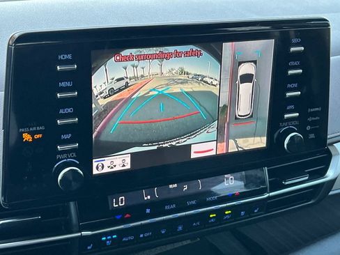 Certified 2023 Toyota Sienna Platinum FWD image 25
