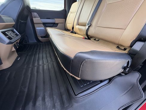 Used 2023 Ford F250 Lariat w/ Sport Appearance Package AWD/4WD image 18