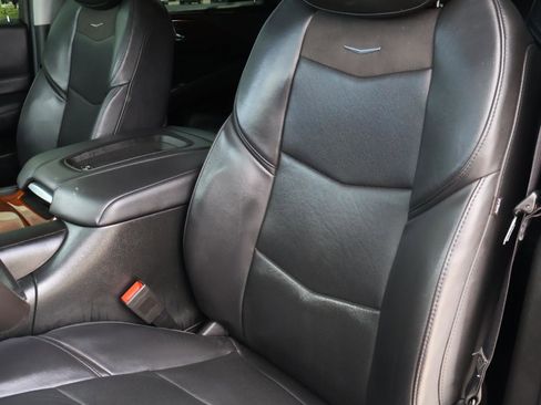 Used 2018 Cadillac Escalade Luxury image 20