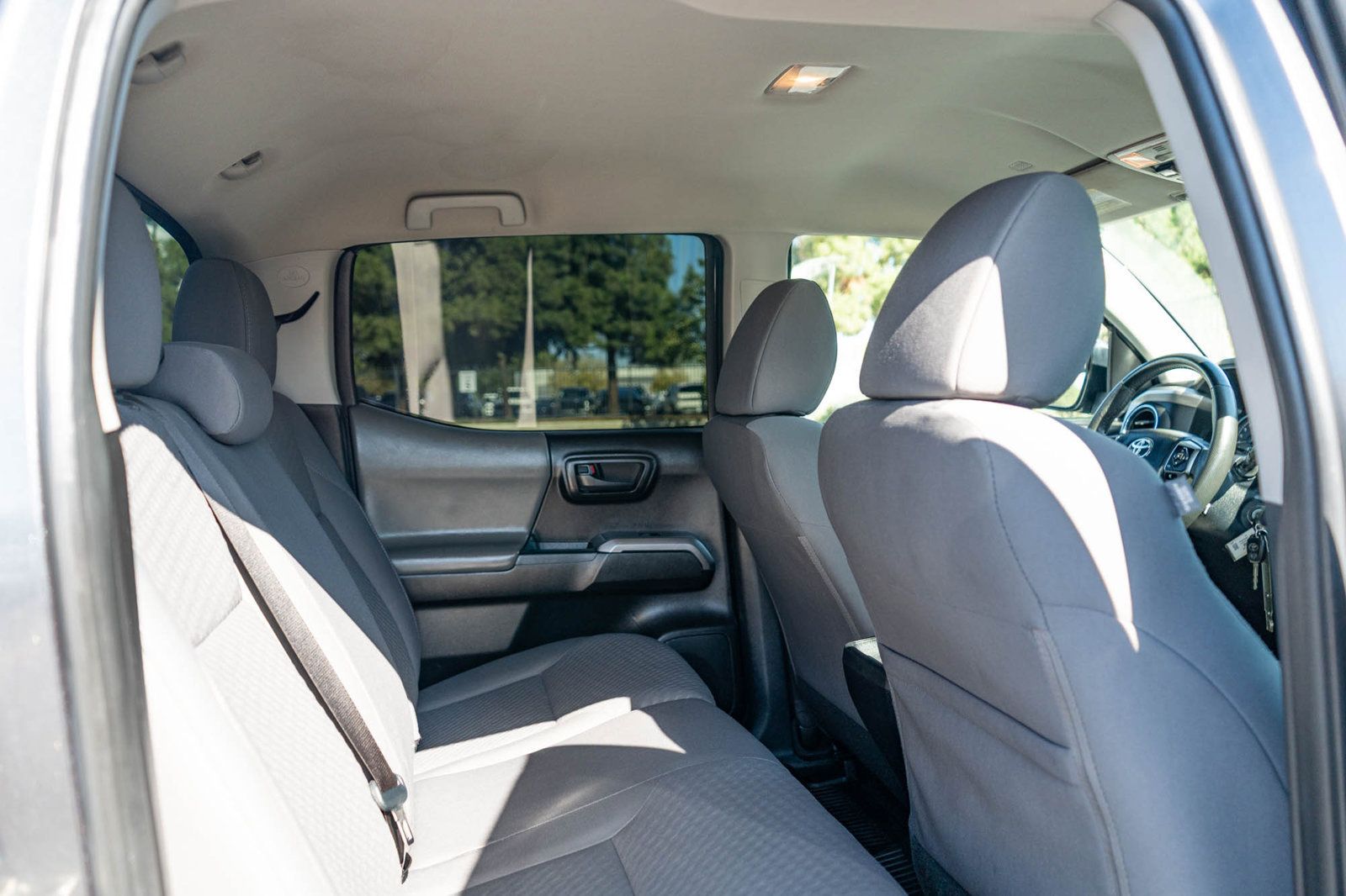 Used 2020 Toyota Tacoma SR5 RWD image 20