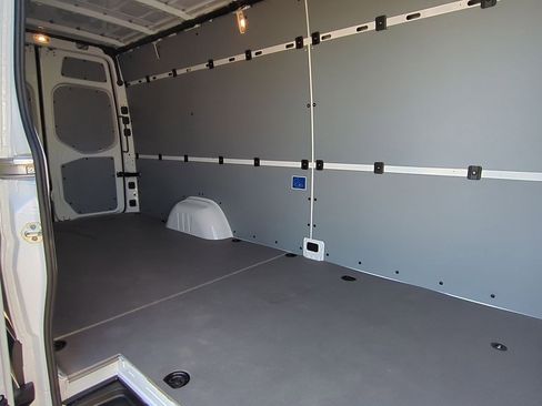 Used 2025 Mercedes-Benz Sprinter 2500 image 23