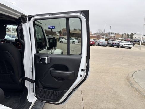 Used 2021 Jeep Wrangler Unlimited Rubicon image 25