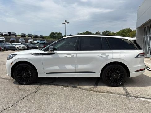 Used 2025 Lincoln Aviator Reserve w/ Jet Appearance Package AWD/4WD image 4