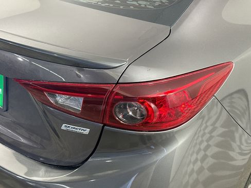 Used 2018 MAZDA MAZDA3 Touring image 34