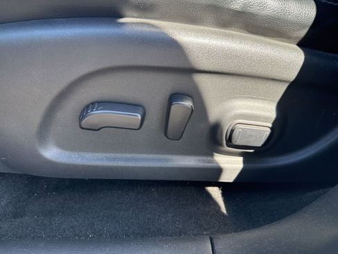 Used 2015 Nissan Pathfinder Platinum image 12