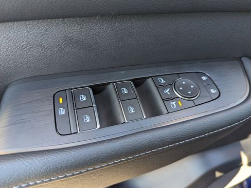 New 2026 Nissan Armada SL w/ Captain's Chari Seat Package image 12