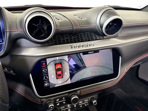 Used 2020 Ferrari Portofino image 21