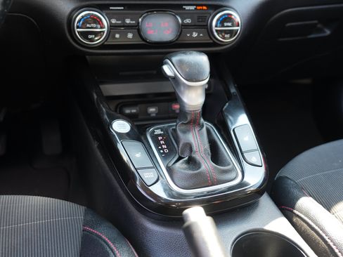 Used 2020 Kia Soul GT-Line Turbo FWD image 25