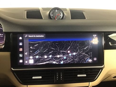 Certified 2022 Porsche Cayenne AWD/4WD image 33