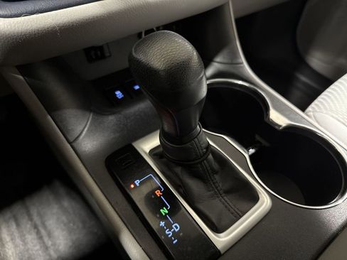 Used 2015 Toyota Highlander LE image 17