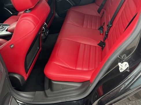 Used 2022 Alfa Romeo Giulia Veloce image 9