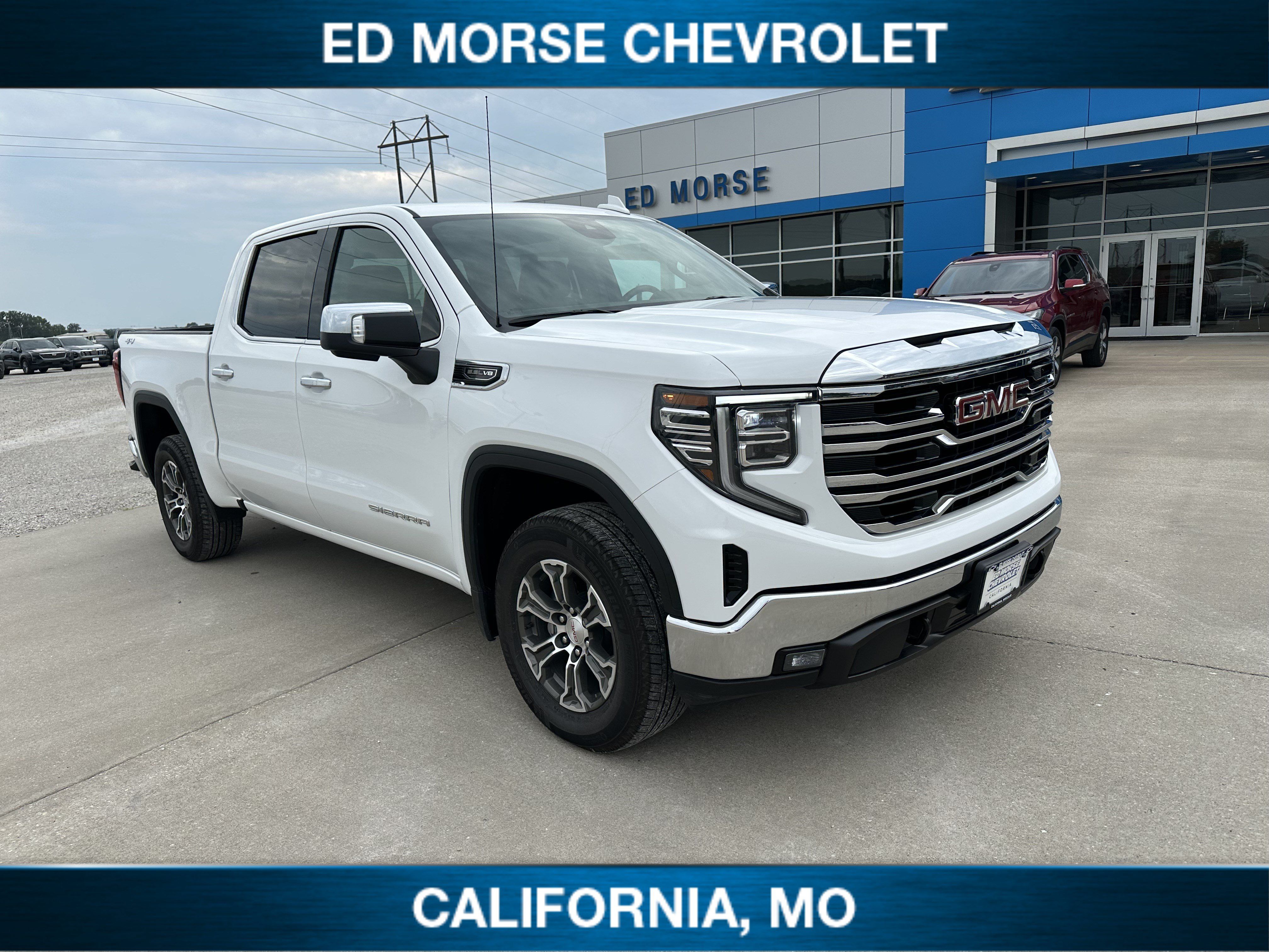 Certified 2026 GMC Sierra 1500 SLT AWD/4WD image 1
