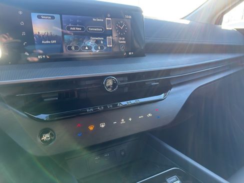 Used 2025 Nissan Murano SV image 22