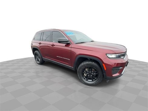Used 2023 Jeep Grand Cherokee Laredo w/ Luxury Tech Group I image 2