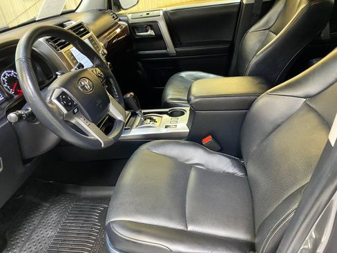 Used 2023 Toyota 4Runner Limited AWD/4WD image 19