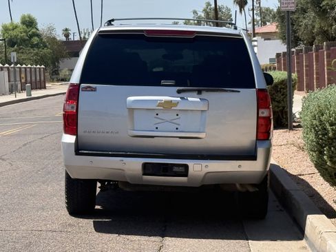 Used 2013 Chevrolet Suburban LT RWD image 5