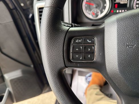 Used 2018 RAM 1500 Classic SLT image 12