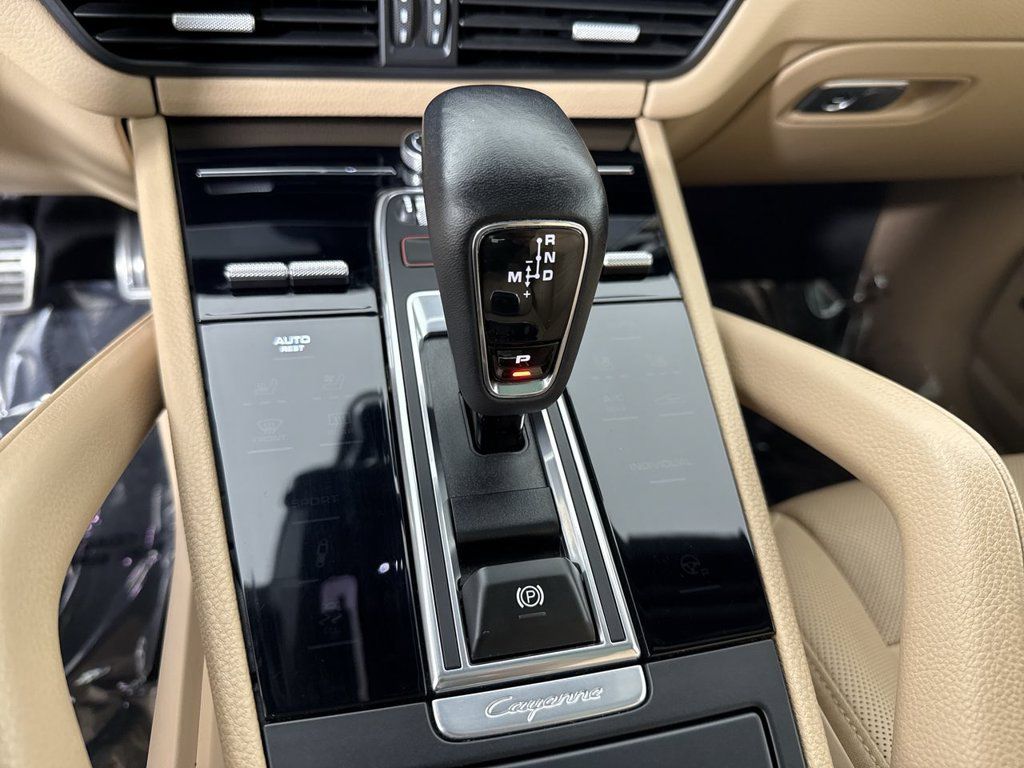 Certified 2023 Porsche Cayenne S Platinum w/ Premium Package Plus AWD/4WD image 33