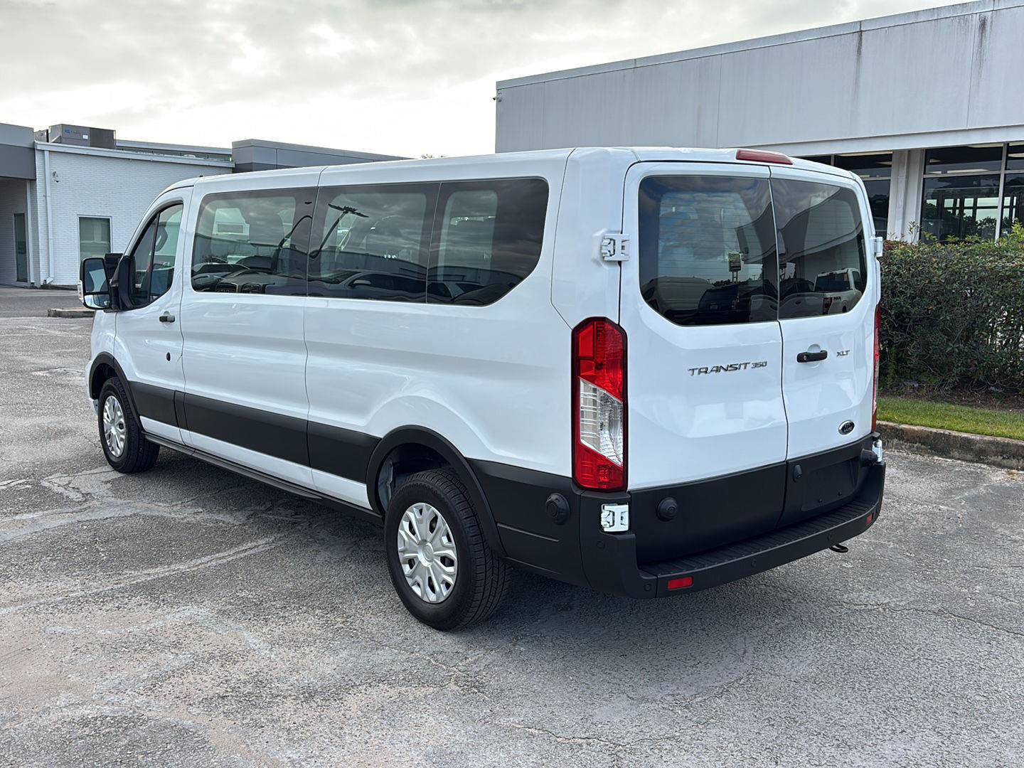 Used 2024 Ford Transit 350 XLT RWD image 5