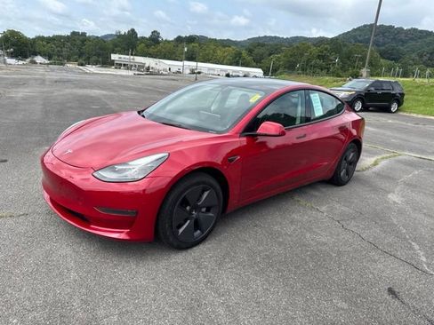 Used 2023 Tesla Model 3 Standard Range RWD image 4